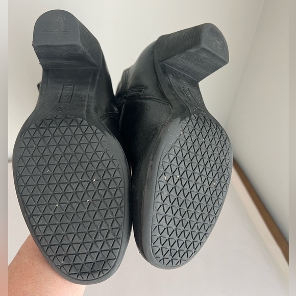 LEVITY OPULENCE BLACK BOOT Size 9 - Picture 5 of 13